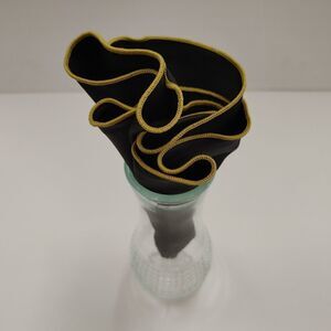 MEN'S ROUND HANKY POCKET SQUARE.